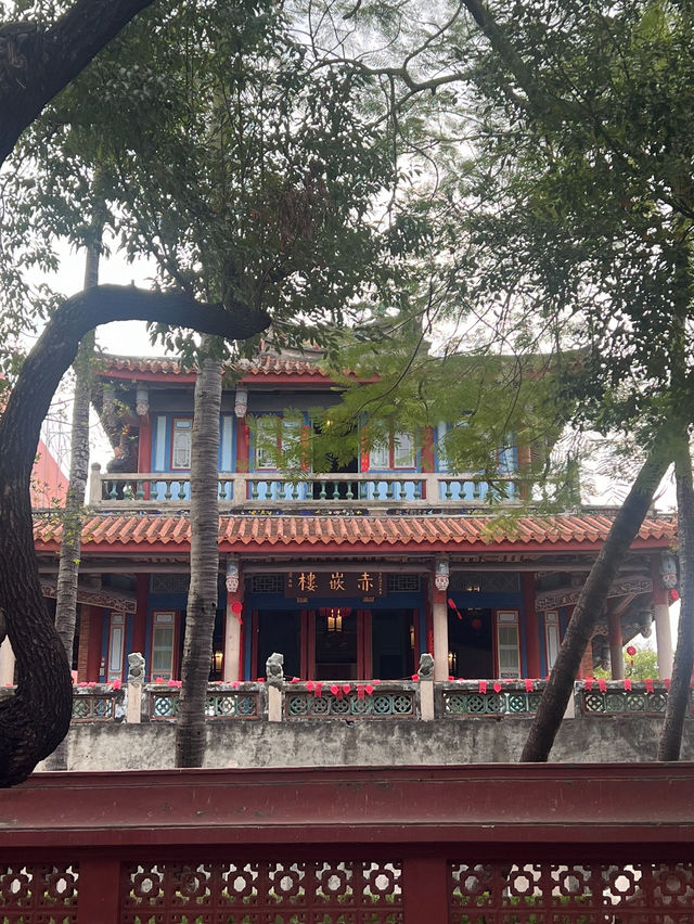 走訪百年歷史的古都🏛️