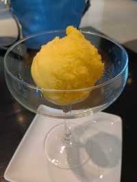 Pastry Architect อยุธยา คาเฟ่มินิมอลกับตึกสีเหลือง