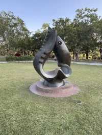 A Stroll Outside the National Taiwan Museum of Fine Arts