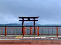 琵琶湖畔的海上鳥居，滋賀縣近江的白鬚神社