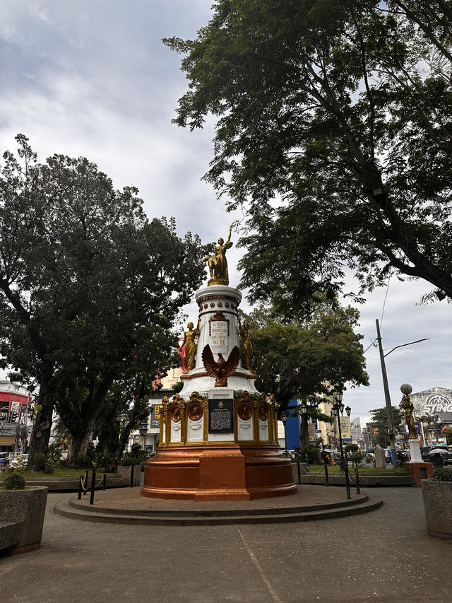 Quince Martires Plaza