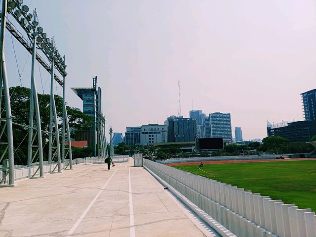 泰國曼谷市中心素坤逸區百年老體育場百年大學校區一日遊行程，體驗曼谷百年歷史底蘊，適合休閒打卡拍照📸