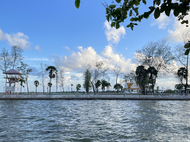 เกาะลอย หาดแสนสุขลำปำโฉมใหม่