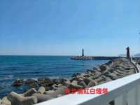 釜山海雲台藍線公園青沙浦站，是絕佳海景跟櫻花觀賞點。