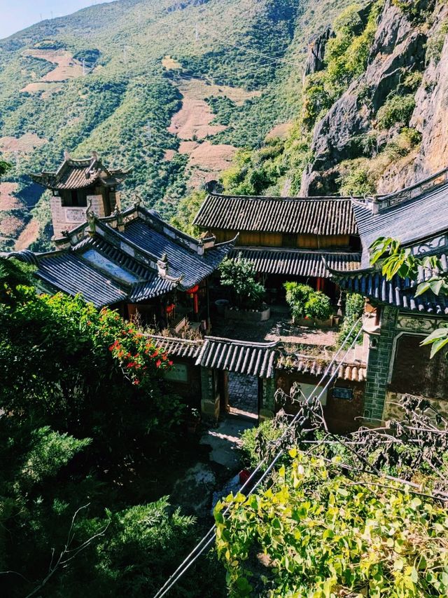 中國雲南大理著名景點：雞足山前簷崆峒山觀音閣禪寺，適合打卡拍照📸