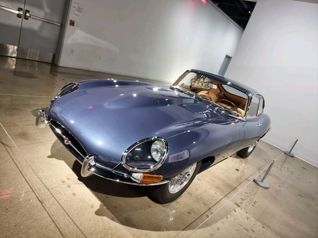  A Paradise for Car Lovers – My Unforgettable Visit to the Petersen Automotive Museum