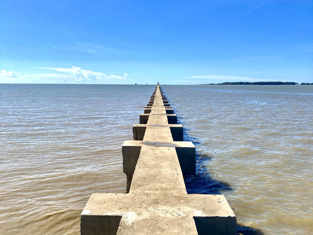 The Serenity of Pattani’s Shoreline