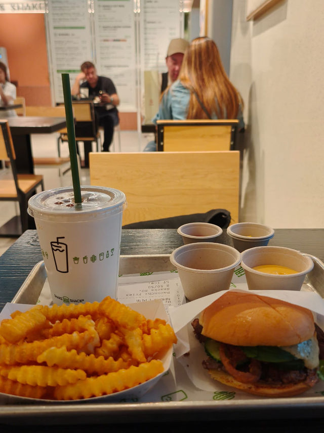 很好食的漢堡包🍔薯條🍟