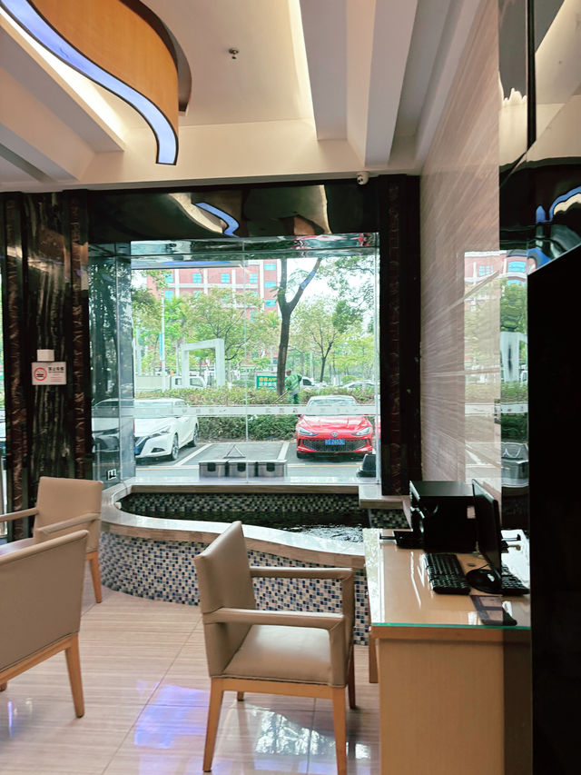 Linghang Hotel