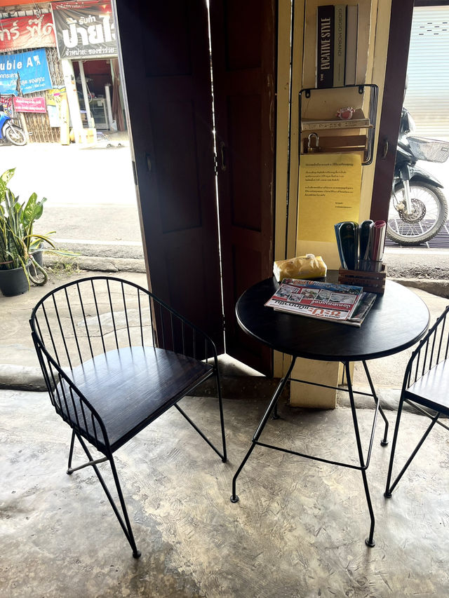 จิบกาแฟหอม ๆ กลางบรรยากาศแจ้ห่มที่ดอยแม่จอก Coffee