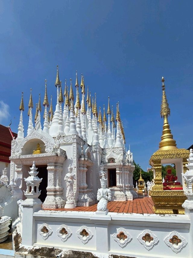 วัดพงษ์สุนันท์ เจดีย์ขาว ของชาวแพร่นคร