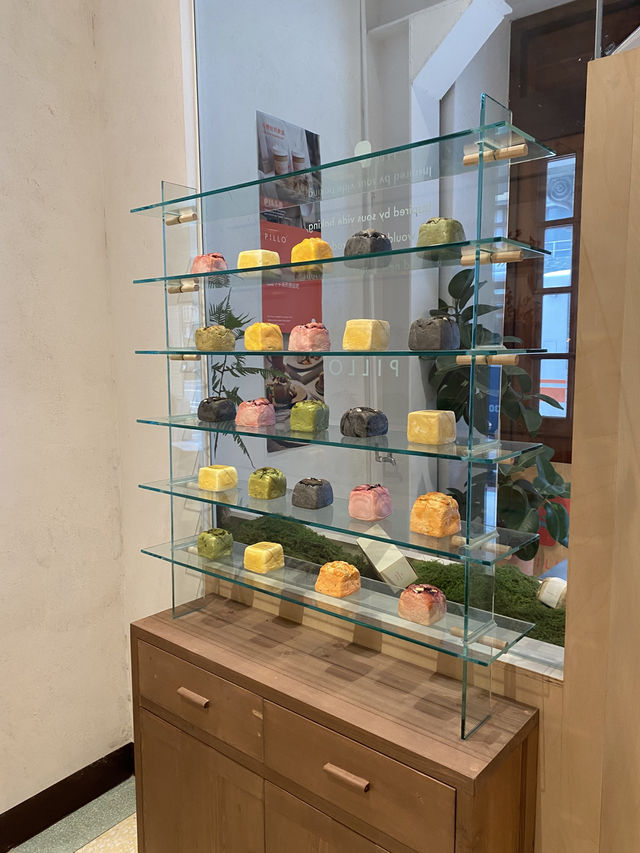 在《pillo》用生吐司與黑咖啡展開溫柔的晨光