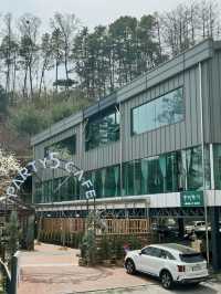 베이커리, 캠핑 감성까지 느낄 수 있는 카페, 카페5에서의 여유로운 한 잔 🍰☕️