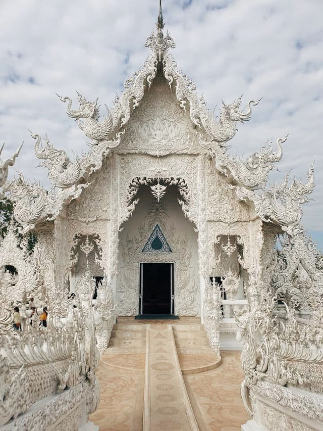 วัดร่องขุน | เชียงราย