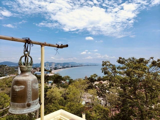 ไหว้พระริมทะเล🙏 สูดลมหายใจให้เต็มปอดที่หัวหิน 🌊