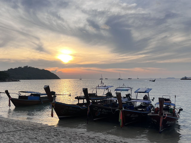 Sunsets & Serenity: A Romantic Escape to Koh Lipe