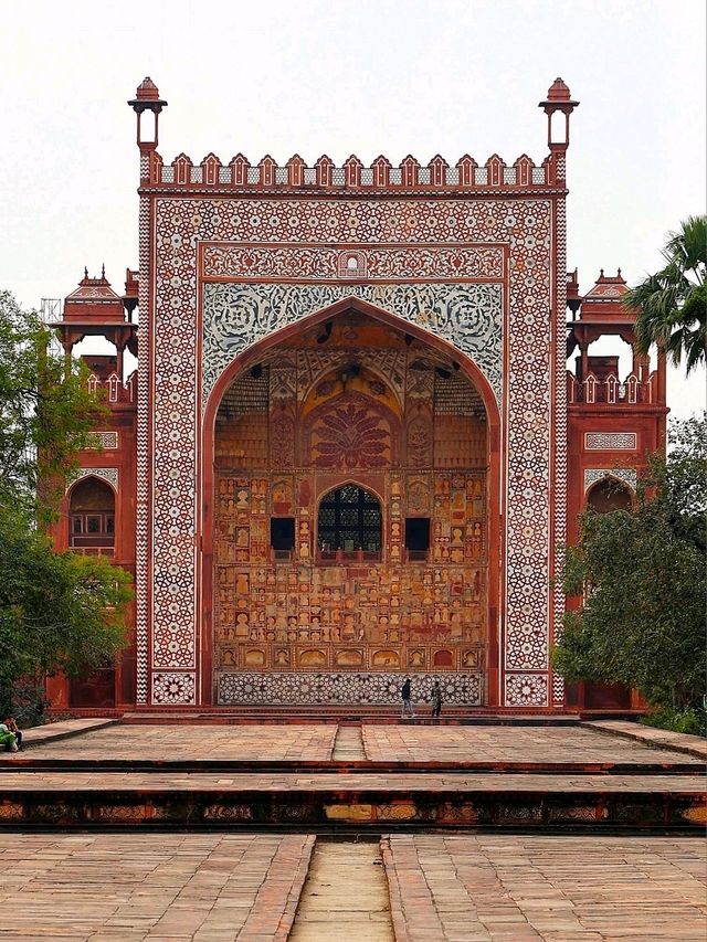 Exploring the Grandeur of Akbar’s Tomb – A Journey Through Time
