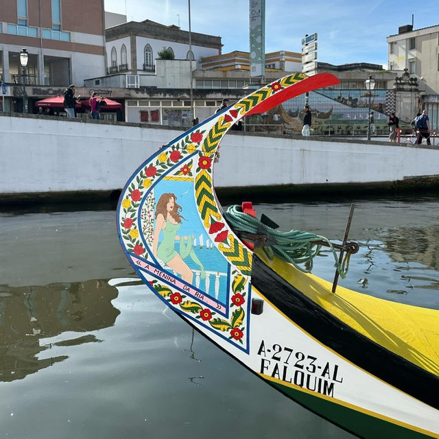 Gliding Through Painted Dreams: Moliceiro Cruise in Aveiro