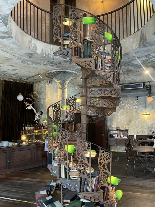 穿越百年時光的博物館咖啡店💕The Mustang Blu 