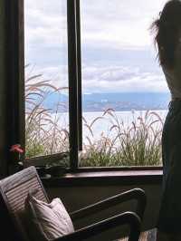 3 Minutes, 1 Window, Infinite Views The most photogenic 3 minutes of my trip! [⏳🪟🌊
