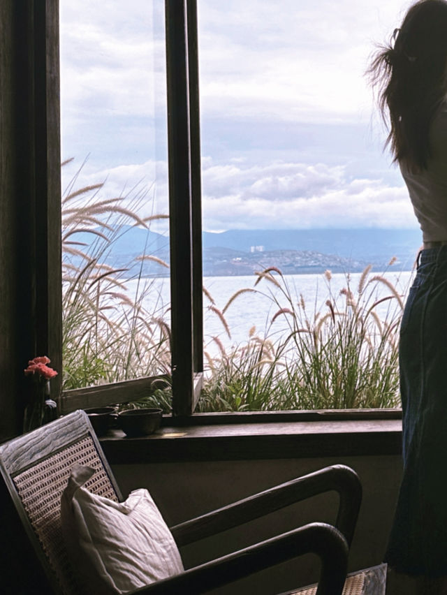 3 Minutes, 1 Window, Infinite Views The most photogenic 3 minutes of my trip! [⏳🪟🌊