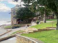  เดินเล่นริมทะเลที่ Cottesloe Beach