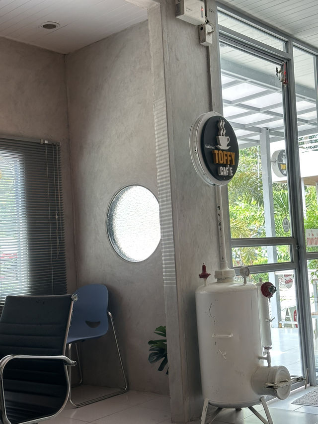 T O F F Y cafe เขื่อนขุนด่านปราการชล