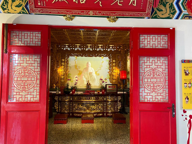 Wenwu Temple – วัดสวยริมทะเลสาบสุริยันจันทรา