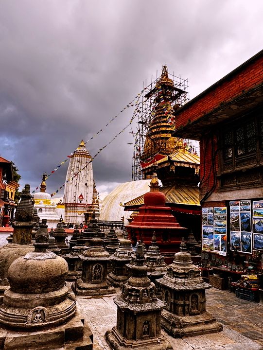 8 Buddhist temple in Kathmandu valley 