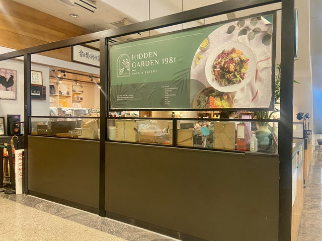 香港隱世Cafe✨🤫 秘密花園1981咖啡店☕️ 鬧巿中的寧靜清泉與雅緻西餐小店🍽️ 