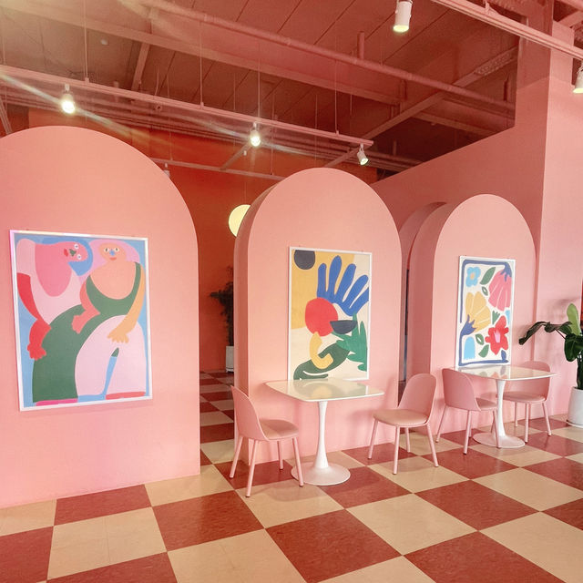 【高陽市】ピンクだらけのアートなカフェ💖
