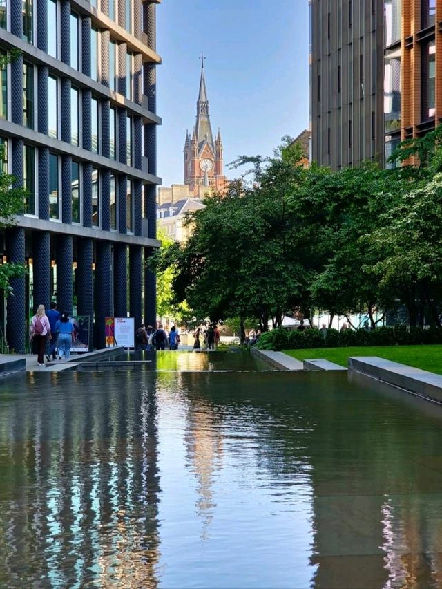 St. Pancras Renaissance Hotel: A Fairytale in Brick and Stone — and Totally Free to Visit!