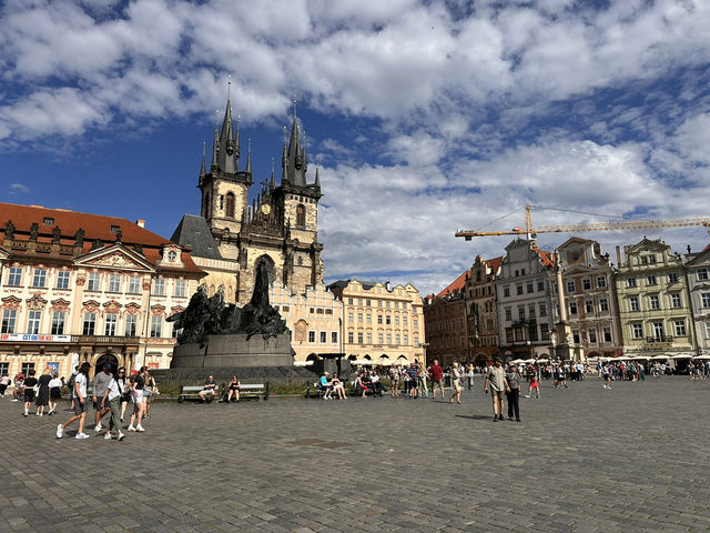 【Prague🇨🇿｜ビール天国チェコ！街全体が世界遺産の美しきプラハ】 お城とビールに酔いしれる、最高の街歩き