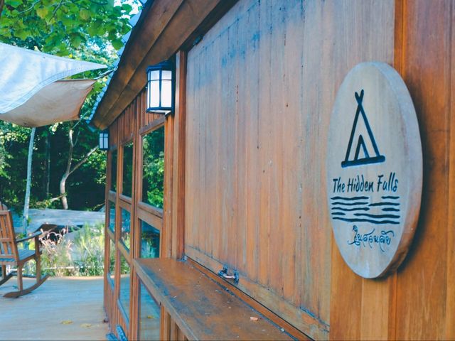 📍 The Hidden Falls ในสวนลับ
