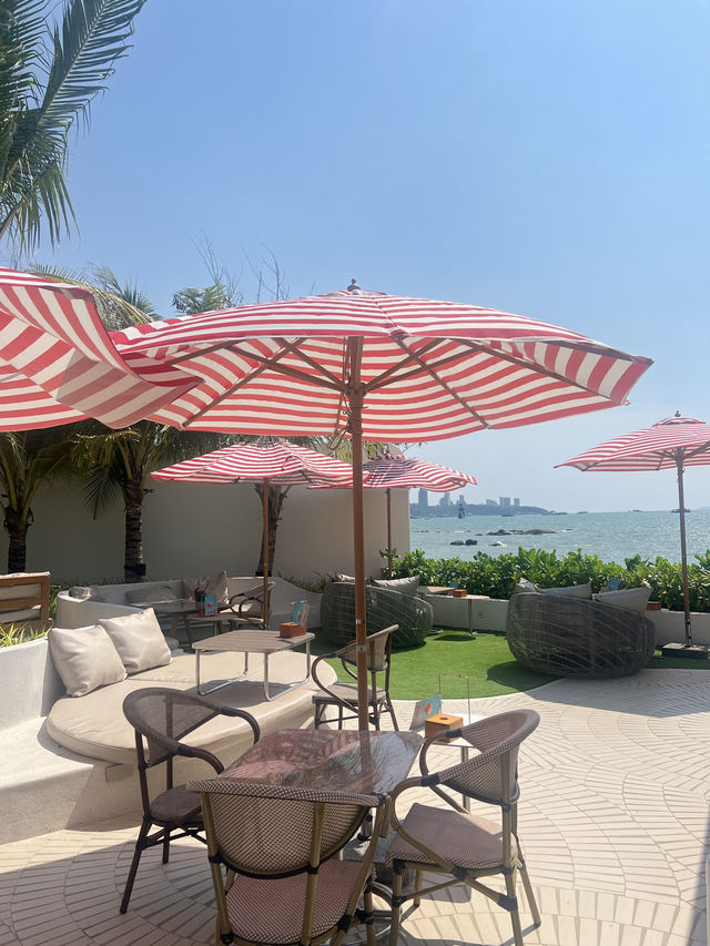 The Moment Beach House ร้านอาหารริมทะเลพัทยา