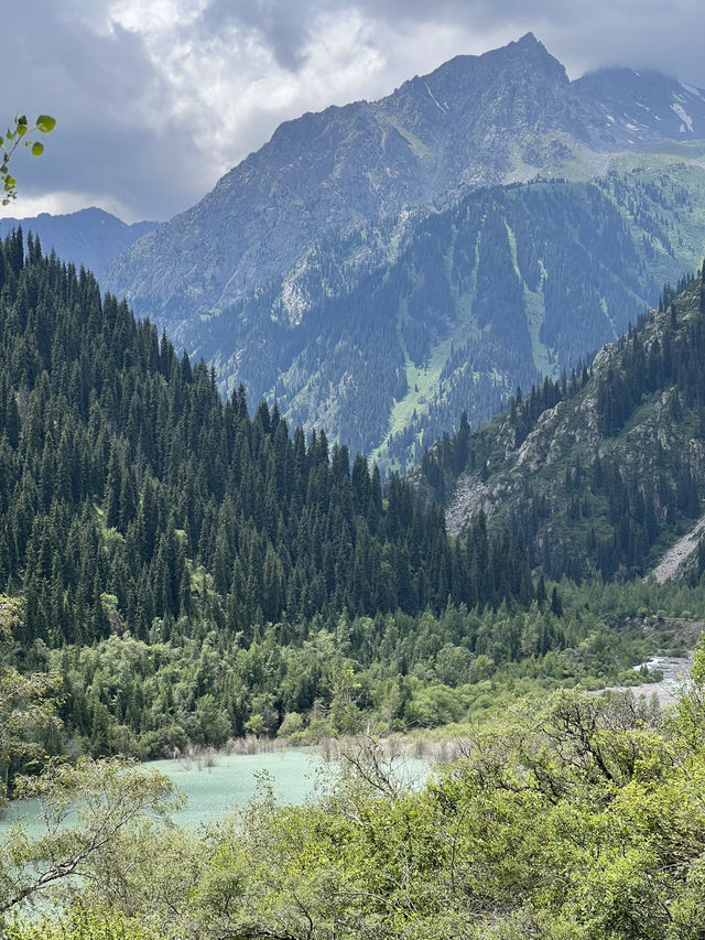 Lakes, Bazaars, and Hilltops: The Perfect Almaty Weekend 🇰🇿 