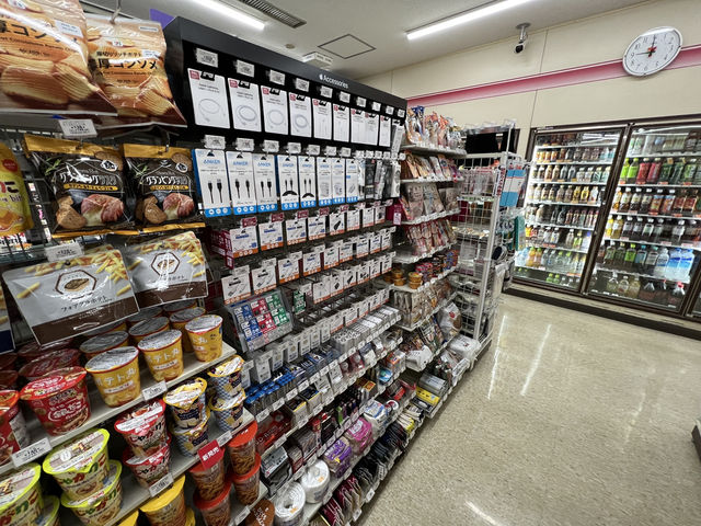 🍦🍡🍮 Starting Strong – Our First 7-Eleven Stop of the Tohoku Road Trip
