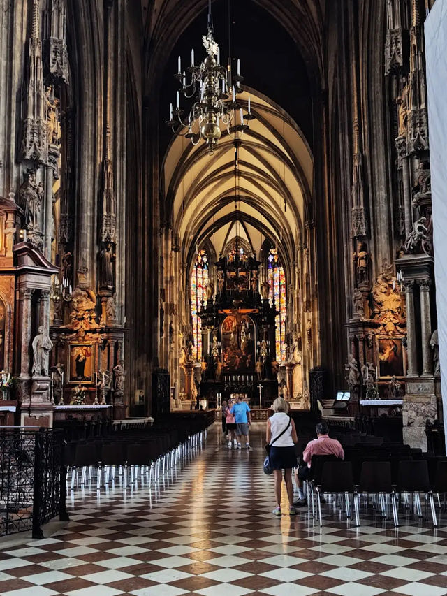 【ウィーン・シュテファン大聖堂】⛪街のシンボルで歴史を感じる