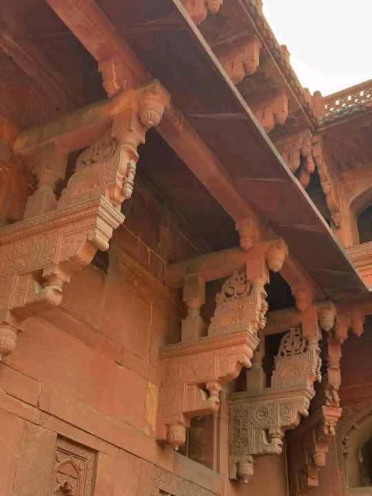 🏯 Agra Fort – The Royal Fortress of Power & Glory 