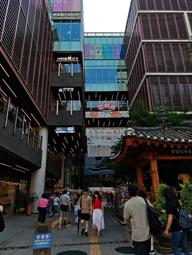 Insadong Cultural Street Photography, Seoul.