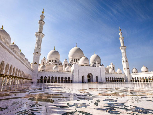 From Sky to Serenity: Burj by Day, Mosque by Magic 🌙