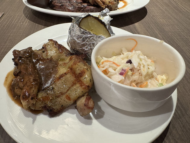 🥩 Busy Night at ANDES by Astons (IMM) – Good Food, But Some Tech & Timing Hiccups