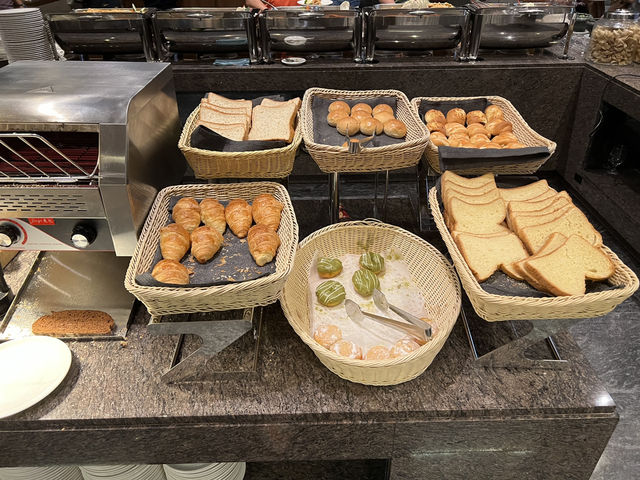 🍽️ Unfussy Yet Fulfilling Breakfast at I Hotel Baloi