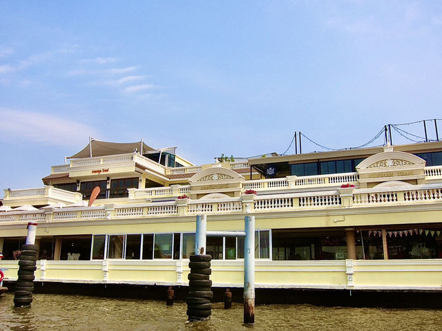 River Pulse of Bangkok: A Chao Phraya Drift from Sathorn Pier