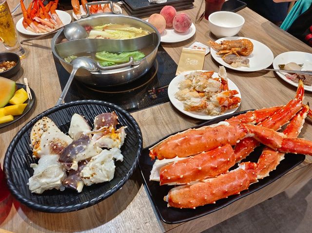 孫太太。私料。慢火鍋-桃園總店 ，帝王蟹吃到飽