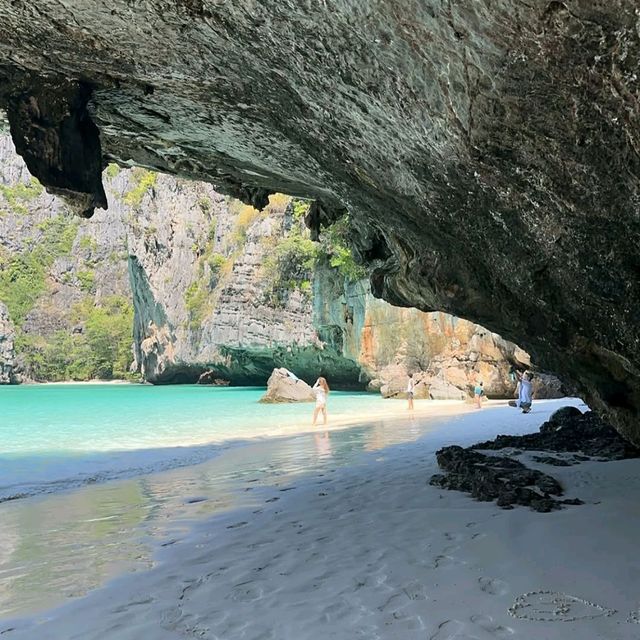 Crazy Beautiful but Kinda Crowded Paradise