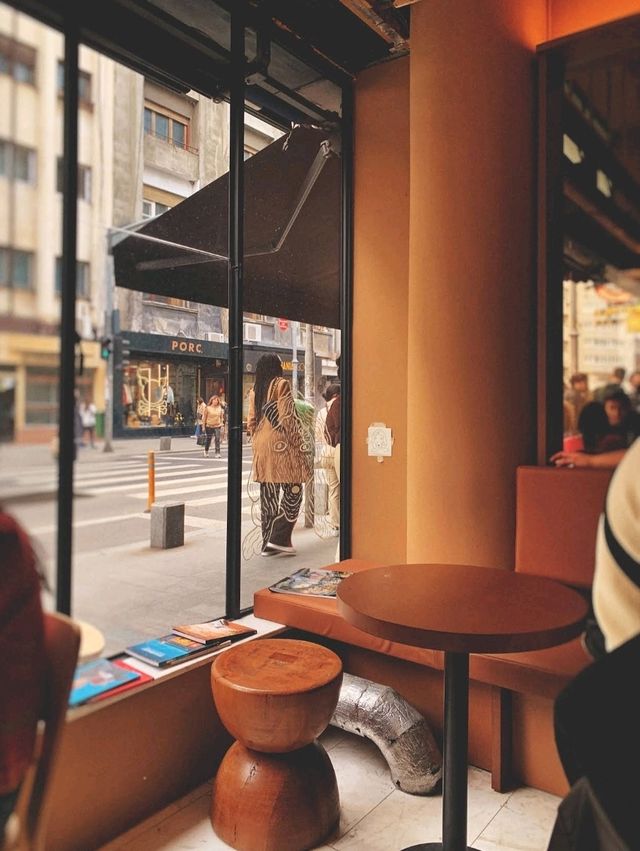 Serafim • Coffee • Bar