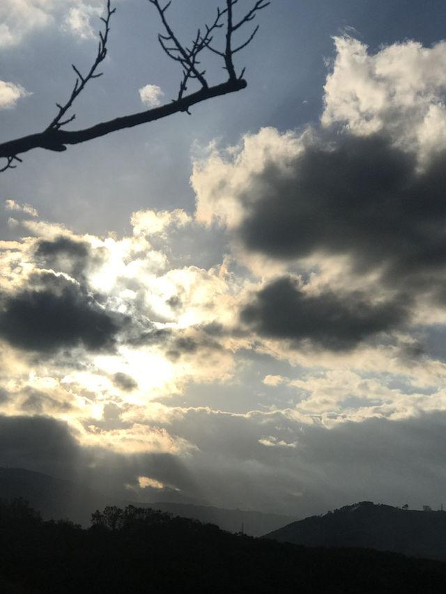 【静岡県　伊東市　一碧湖のゴールデンサンセット】