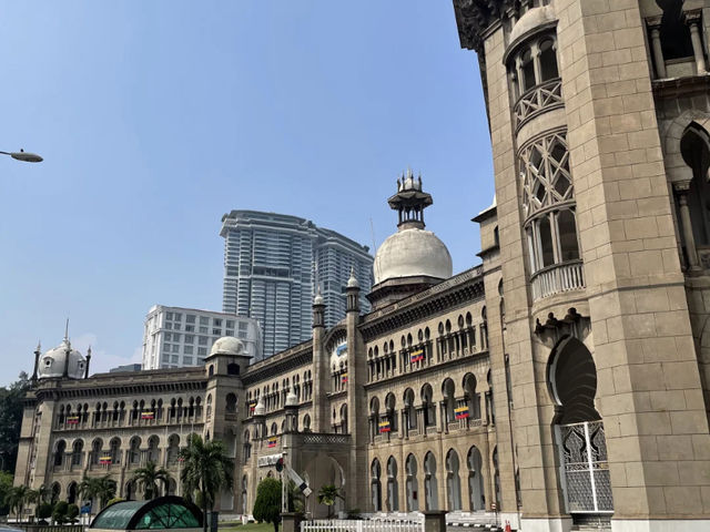 Exploring Kuala Lumpur's National Mosque & Islamic Arts Museum! 🕌✨