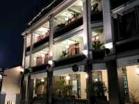 Bold, Glamorous & Boutique – A Romantic Hideaway at The Scarlet Singapore